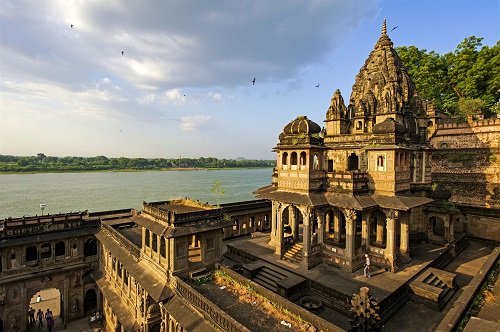 1 Night Ujjain 1 Night Omkareshwer 1 Night Maheshwar