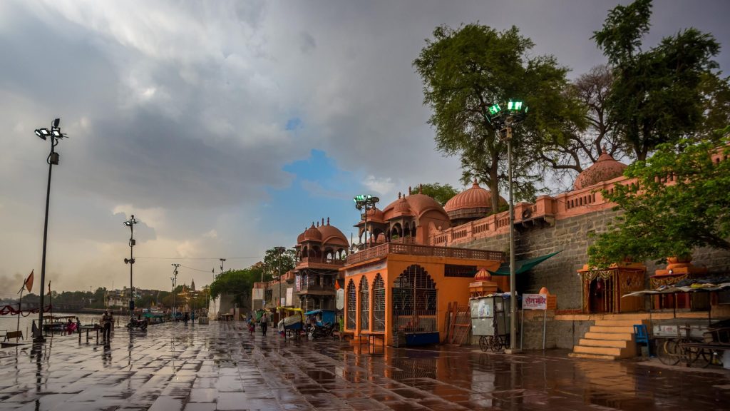 2 Night Kanha 3 Night Pachmarhi 1 Night Bhopal 1 Night Ujjain 1 Night Omkareshwer 1 Night Mandu 1 Night Indore