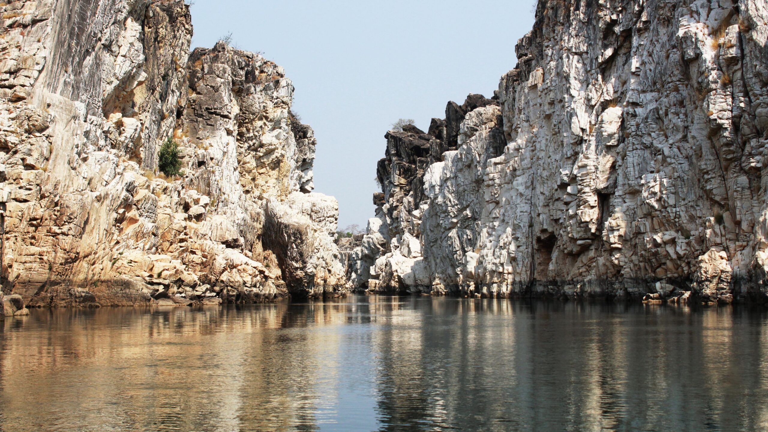 2 Night Bhopal 3 Night Pachmarhi 2 Night Kanha 1 Night Amarkantak 1 Night Jabalpur 1 Night Khajuraho4